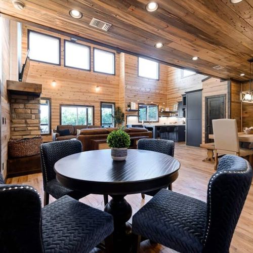 A dining nook with seating for 4.
