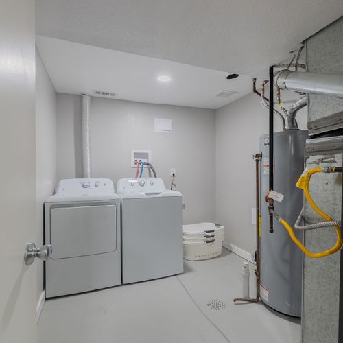 Take advantage of the onsite washer/dryer to tend to your laundry needs with ease.