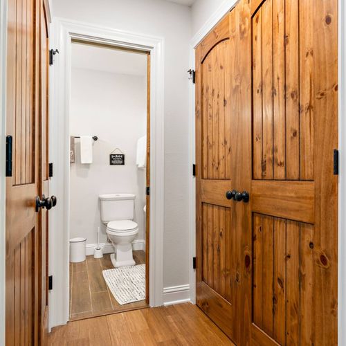 Queen BR Attached Bath
