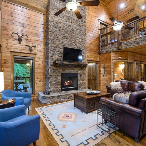 Additional lounge seating in the lodge room!
