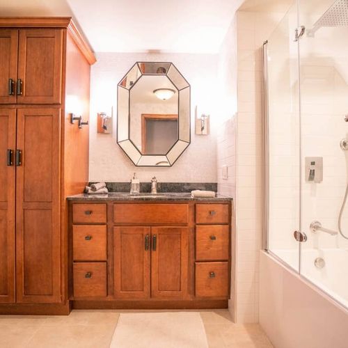Main level full bathroom.