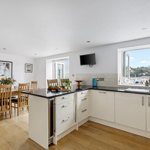 Ef7def37 d3e1 4df4 a51f b812777995f4 homerunner