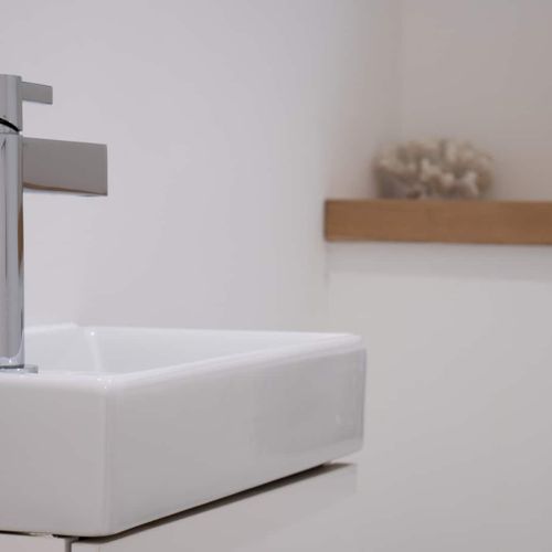 Toilet (next to bedroom 2)