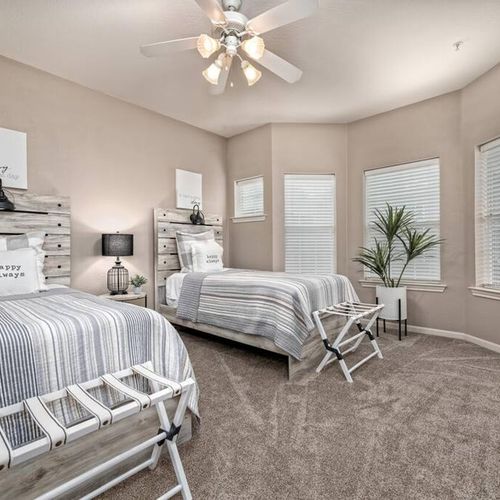 Twin bedroom