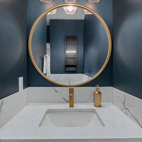 Bright, modern vanity space perfect for refreshing mornings and relaxing evenings.