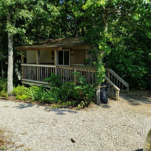 Exterior:  the front of the cabin in the summer. (note the "hillbilly-chic" styling. ;-)