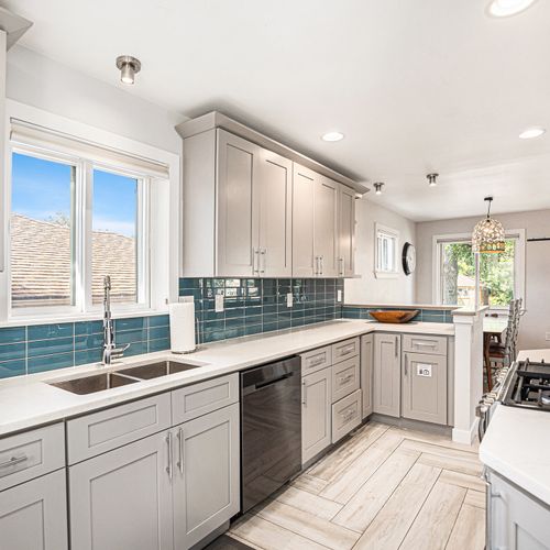 Bright and airy kitchen with everything you need to cook at home.