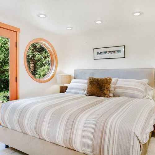 Water Views and Deck to hot tub