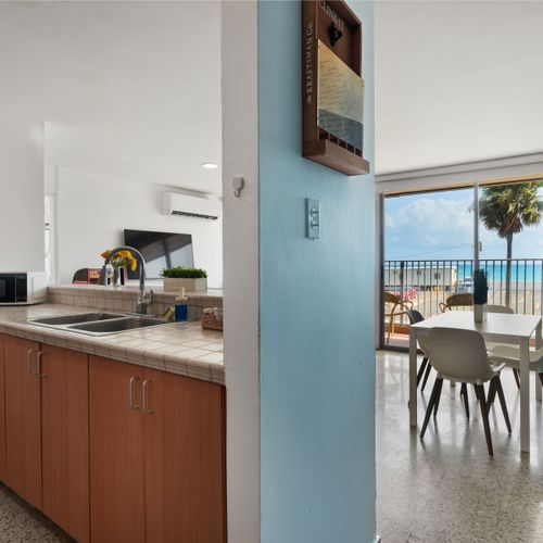 Everything you need at your fingertips for easy snacks and refreshing drinks during your stay.
