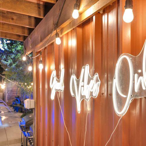 Good Vibes Only! Relax under twinkling lights and let the atmosphere set the mood for your perfect New Orleans getaway.