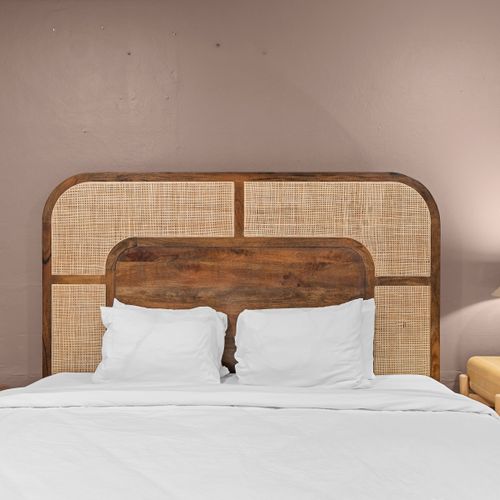 A chic retreat for a good night's sleep. Modern and serene.
