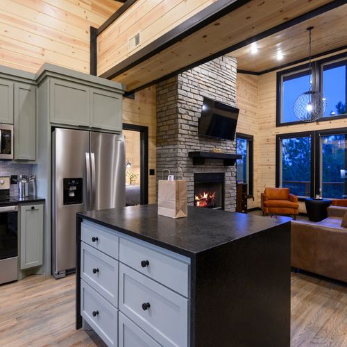 Oven, stove top, microwave, fridge and freezer are just a few of the amenities!
