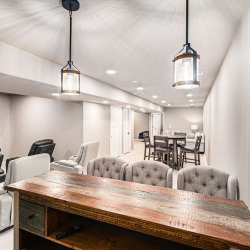 Dry bar and plenty of room.
