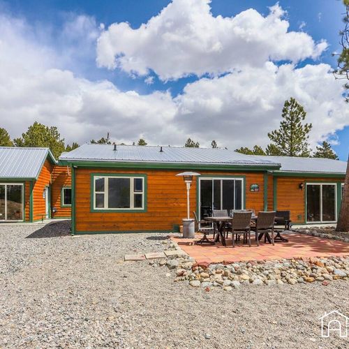 Our cabins nestled in natural beauty along the twin lakes.