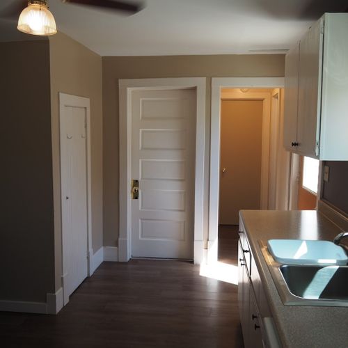 Kitchen:  cute kitchen with all appliances including a dishwasher.