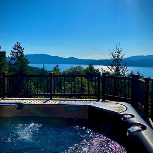 Amazing views anytime of day from the hot tub.