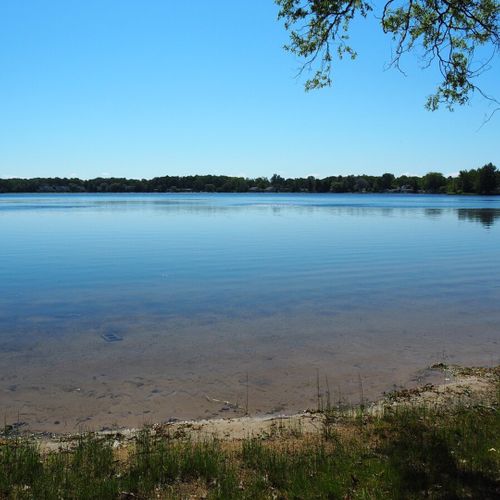 Exterior:  the lake has a wonderful sandy bottom, which is great for kids (and adults ;-) to play in!