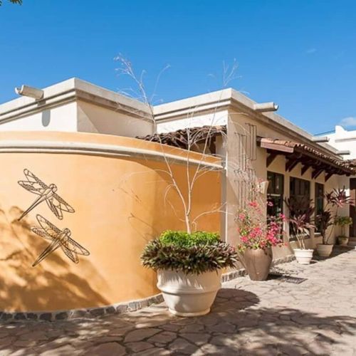 This house is named "Pipilacha" which means dragon fly in Spanish.