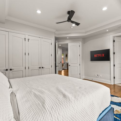 Watch, unwind, and doze off—tv viewing from bed is built in.