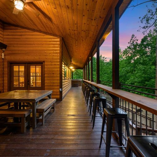 Outdoor dining table and bar top seating!