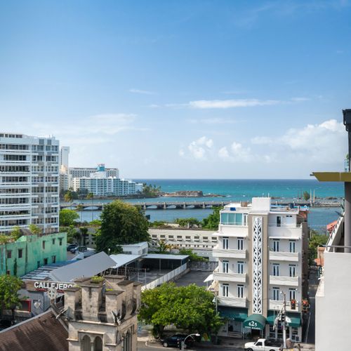 Wake up to stunning city views from your own private balcony! Enjoy your morning coffee with a breathtaking panorama that truly enhances your stay.
