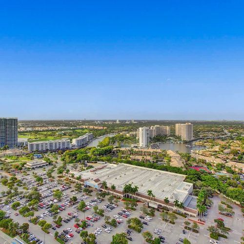 Sip your morning coffee, dive into a good book, or unwind with loved ones on the balcony, all while soaking in the stunning views of the Intracoastal Waterway and Hallandale Beach.