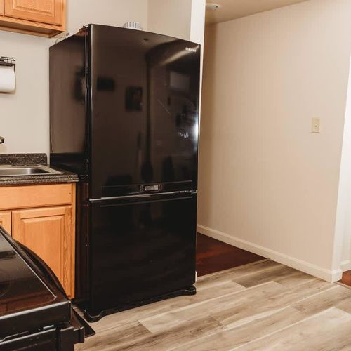 Fully equipped modern kitchen.