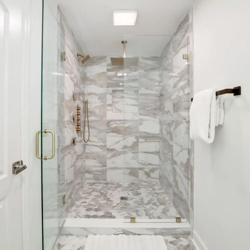 Clean and bright bathrooms thoughtfully equipped with everything you need.