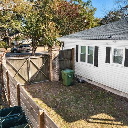 Spacious backyard ideal for guests traveling with their fur babies.