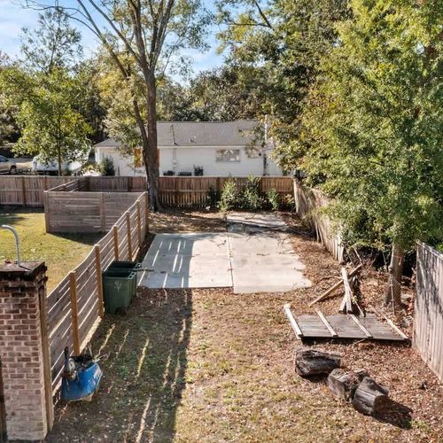 Spacious backyard ideal for guests traveling with their fur babies.