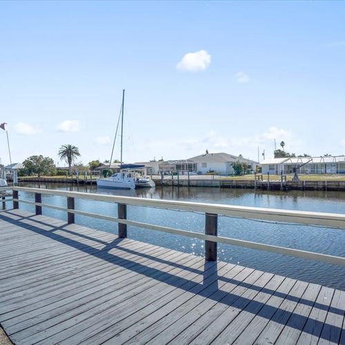 With direct sailboat access and no bridges to navigate, reaching the open harbor is quick and effortless.