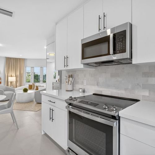 Seamless indoor-outdoor living: lounge, dine, cook, and step straight to the pool.