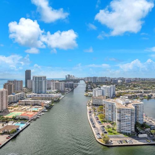 Stunning canal and city views