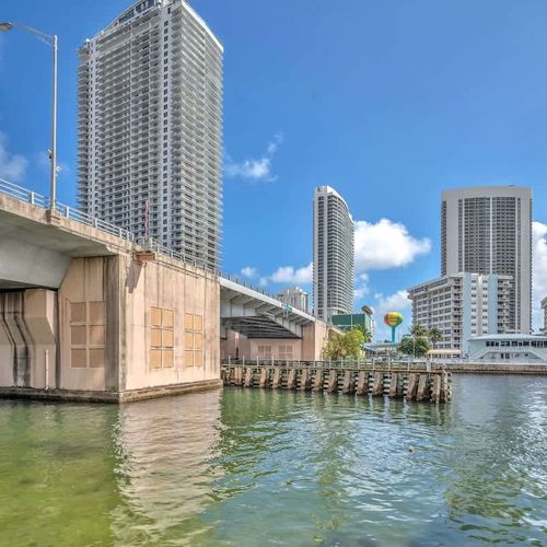 Stunning canal and city views