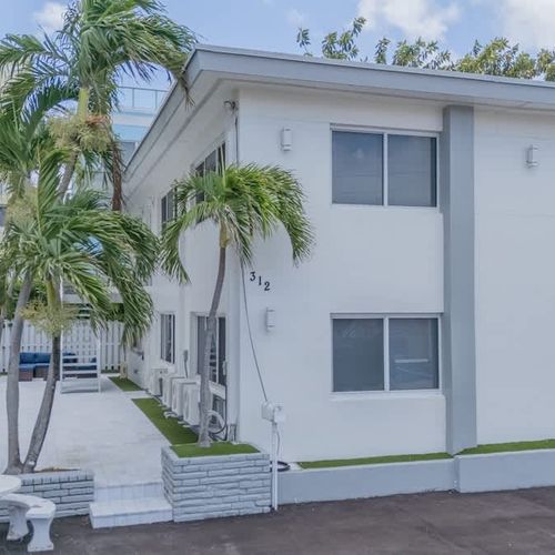 Welcome to Hollywood Beachside!