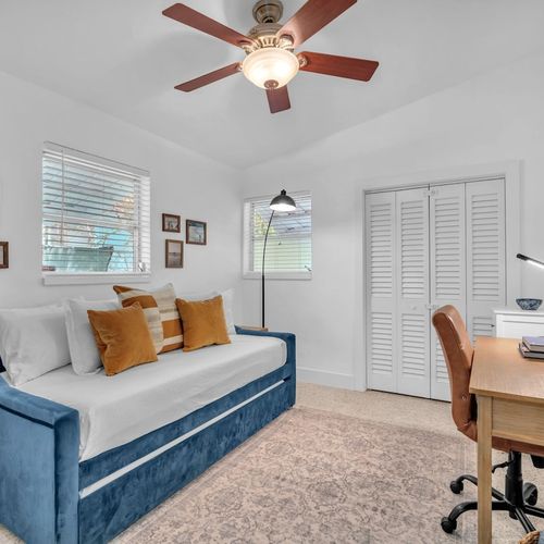 Work and relax in comfort. This dual-purpose room includes a dedicated desk and a twin trundle bed to accommodate flexible sleeping arrangements.