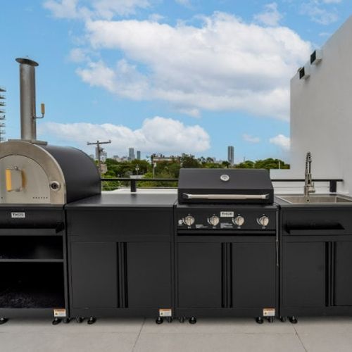 Take your vacation to new heights on this spectacular private rooftop terrace.