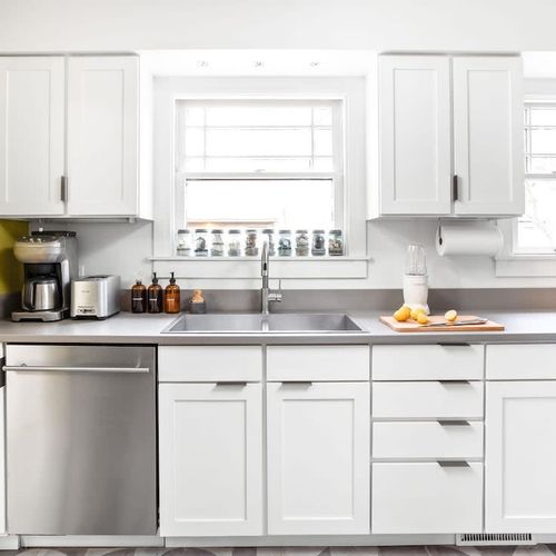 Whisk up a delightful breakfast or experiment with a new recipe in our fully equipped  kitchen for novice chef's or professionals. Featuring a Wolf gas range, Calphalon cookware, Breville appliances and Wusthof knives. — Our kitchen is your canvas.