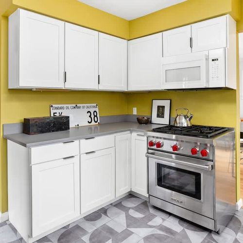 Whisk up a yummy breakfast or experiment with a new recipe for dinner in our fully equipped  kitchen for novice chef's or professionals. Featuring a Wolf gas range, Calphalon cookware and Wusthof knives. — Our chef's kitchen is your canvas.