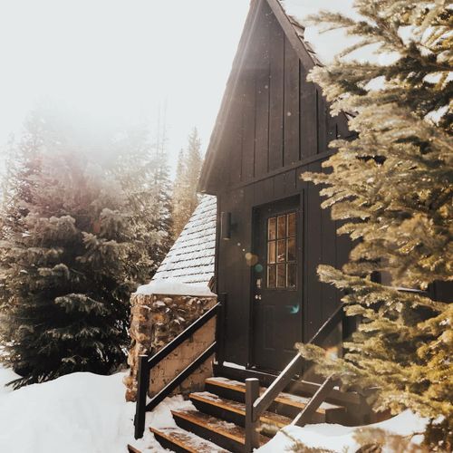 Main entrance from side driveway