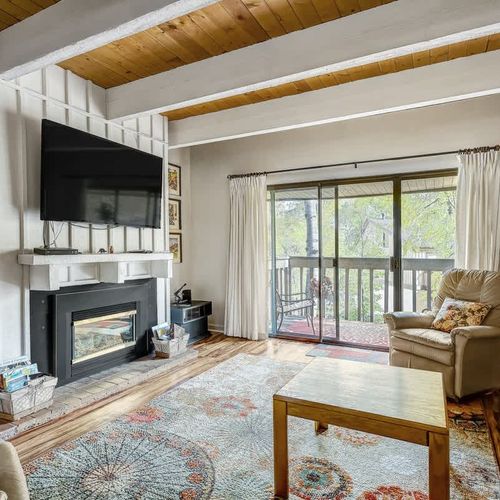 Main Living Area. **Please Note the fireplace is currently out of order and we do not have an expected repair date at this time*