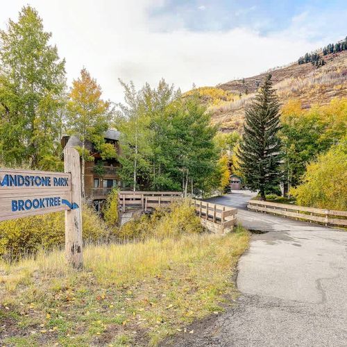 Brooktree Condo Neighborhood Entrance