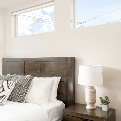 Queen bed in bedroom 2