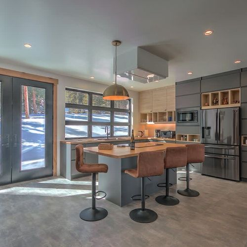 Kitchen with seating