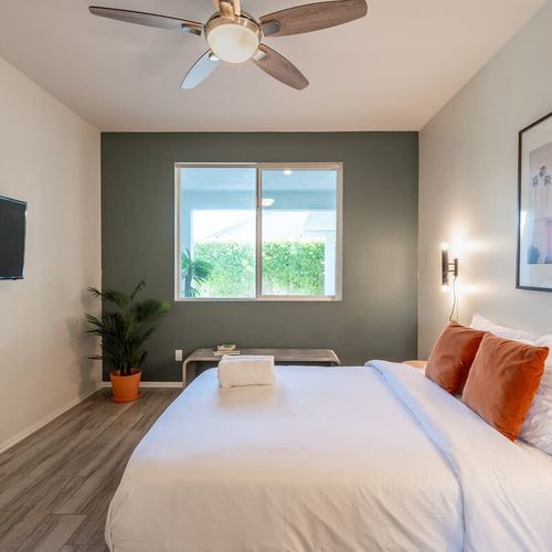 Bedroom 2 with flatscreen TV