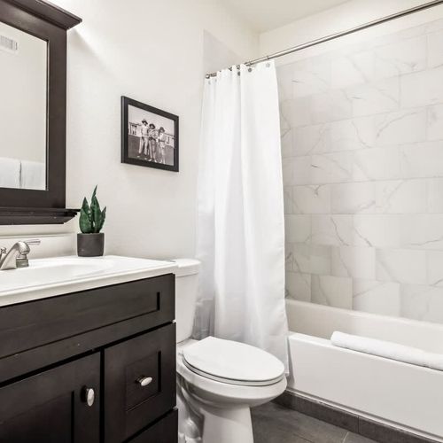 Full bathroom in the basement