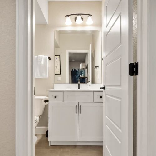 Full bathroom 3 with tub/shower combo