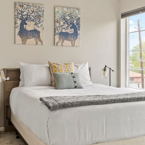 Bedroom 3 with queen bed