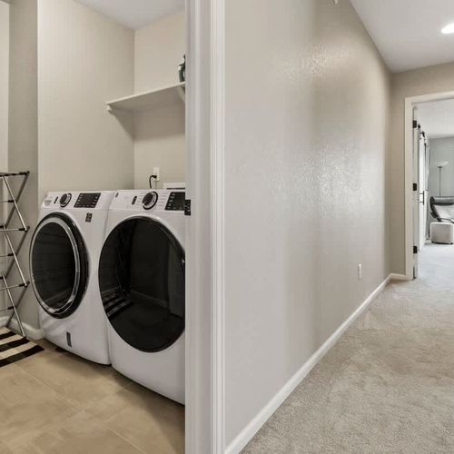 Free & in-unit washer and dryer