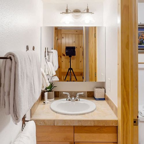 En suite bathroom to bedroom 2